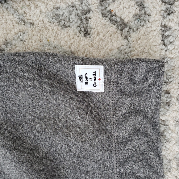 Roots sweater - Picture 3 of 3